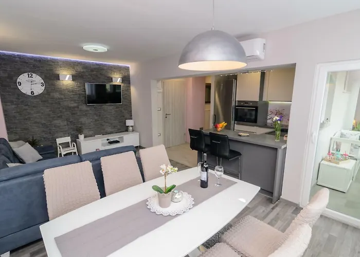 Calm & 招待所 扎达尔